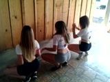 Novinhas gostosas dançando na escola