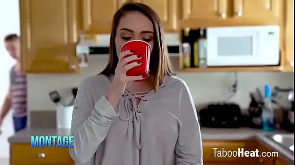 Bem dotado paga novinha pra ver ela chorando na pica enorme