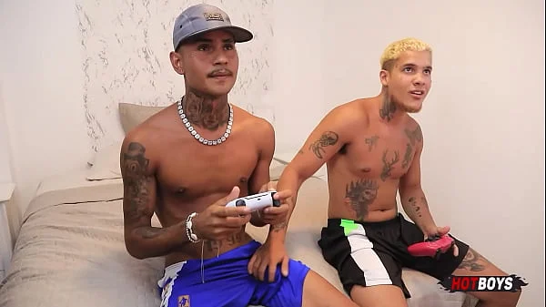 Malandro vira o boné e detona o cu do pto safado