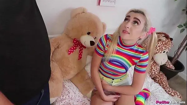 Loirinha novinha dando para negão da piroca grande que arregaçou a buceta da novinha Gostosa