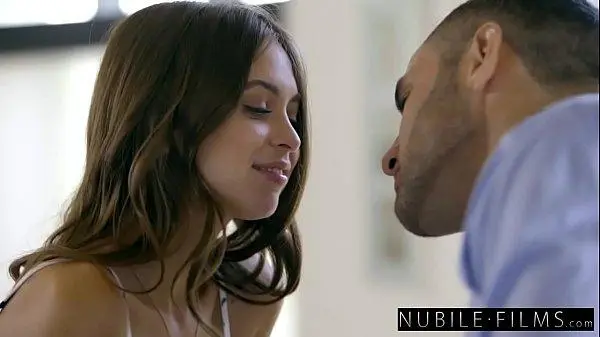 Porno com putinha dando pra quatro amigos em suruba porno com brasileirinhas gostosas