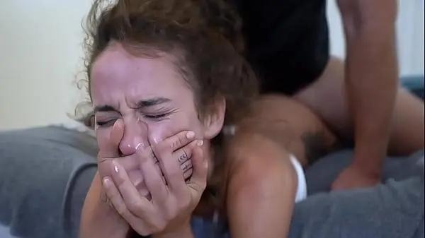 Incesto Pai filma Video Porno comendo a Filha Novinha e cai no ZapZap