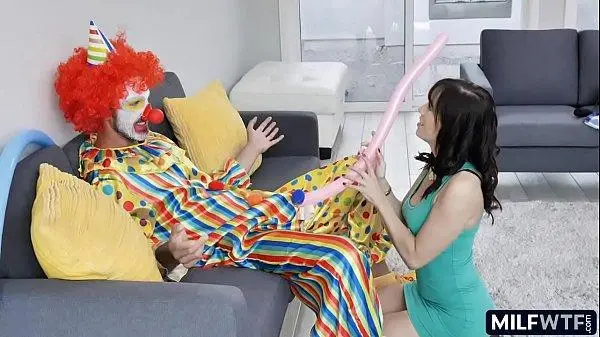 Novinha rebolando na Piroca do na namorado caiu na net gozando gostoso no Video da Xvideos