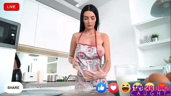 Porno com travesti fazendo a amiga gozar com muito tesao neste video Porno amador