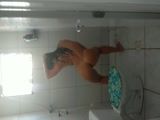 Novinha Rabuda dançando pelada no banheiro cai na net com Video Porno caseiro